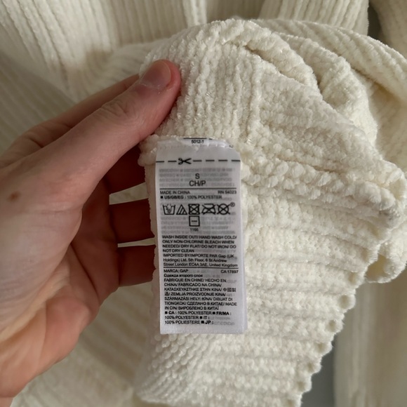 GAP Sweater - Picture 4 of 5